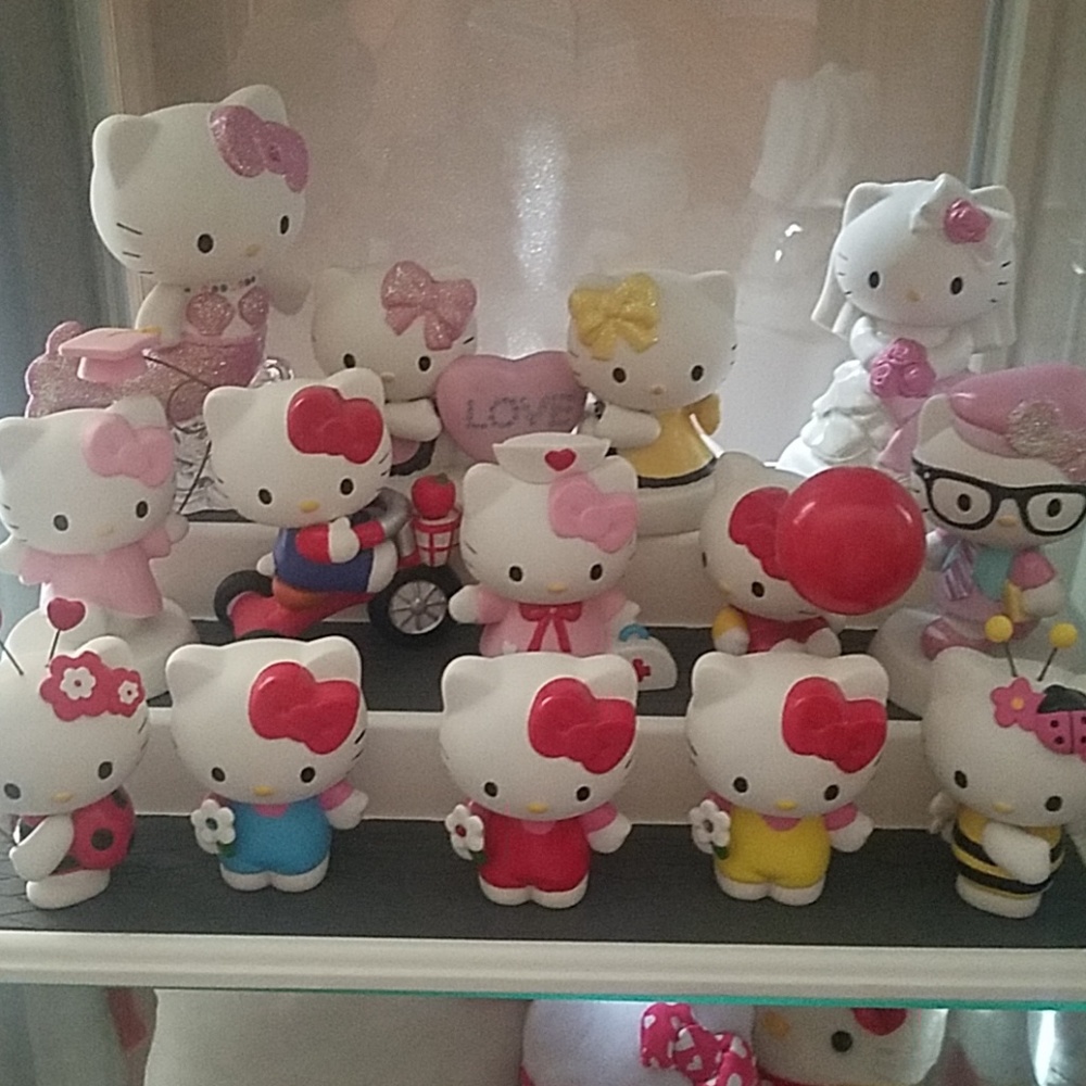 Hello kitty ceramic figurines